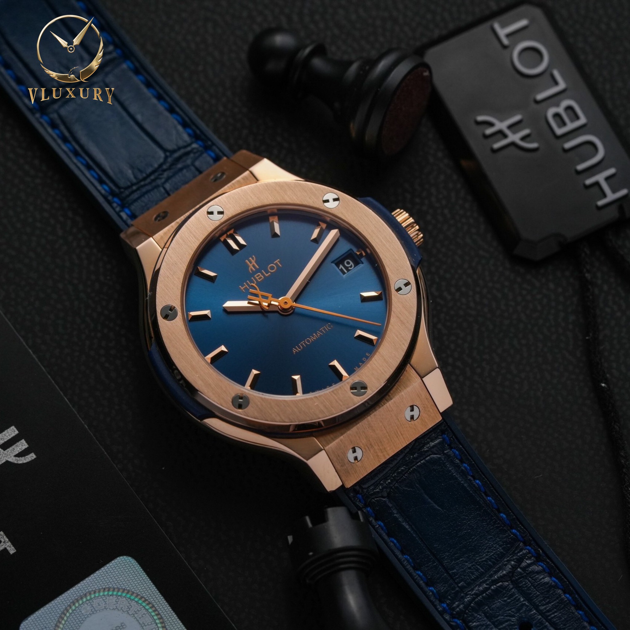 ĐỒNG HỒ HUBLOT CLASSIC FUSION KING GOLD 38MM BLUE DIAL