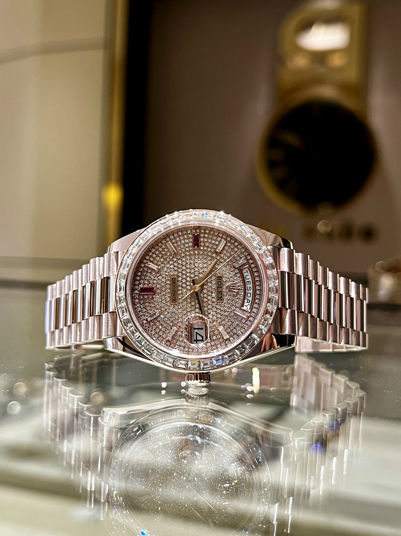 Rolex 228235 UP DIAMOND : Bức tranh nghệ thuật thu nhỏ